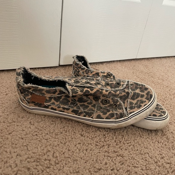 Women’s cheetah print shoes - Picture 1 of 4